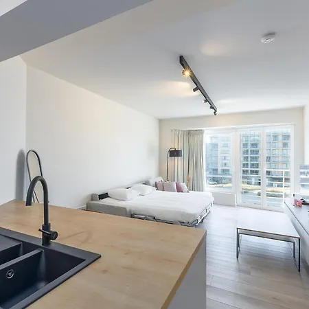 شقة Stylish With Sea View, Cleaning Included ميدل كيرك