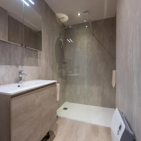 شقة Stylish With Sea View, Cleaning Included ميدل كيرك
