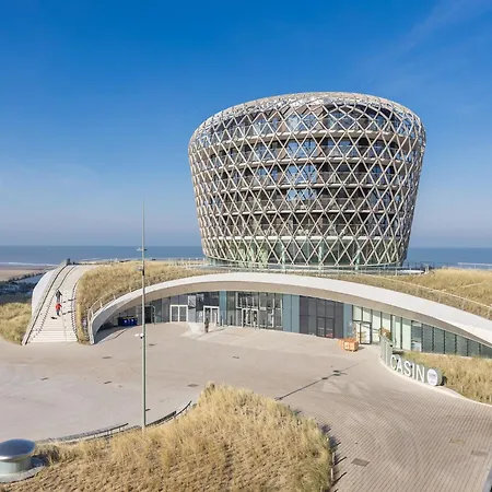 Stylish With Sea View, Cleaning Included ميدل كيرك
